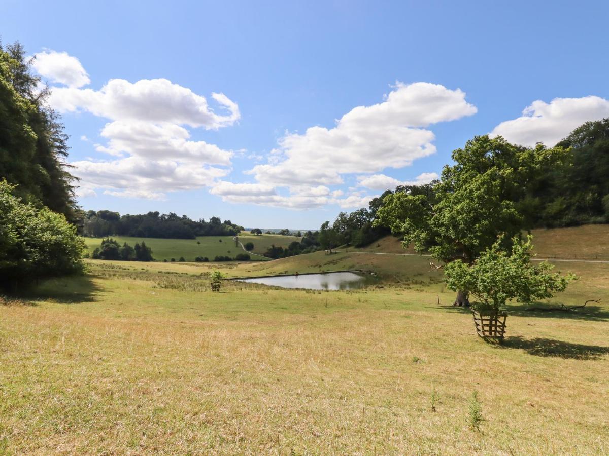 Swandown, 9 Kittwhistle Villa Chard Exterior photo